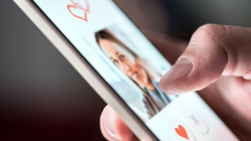 5 Best Queer Dating Apps For LGBTQ (Based on Firsthand Experience)